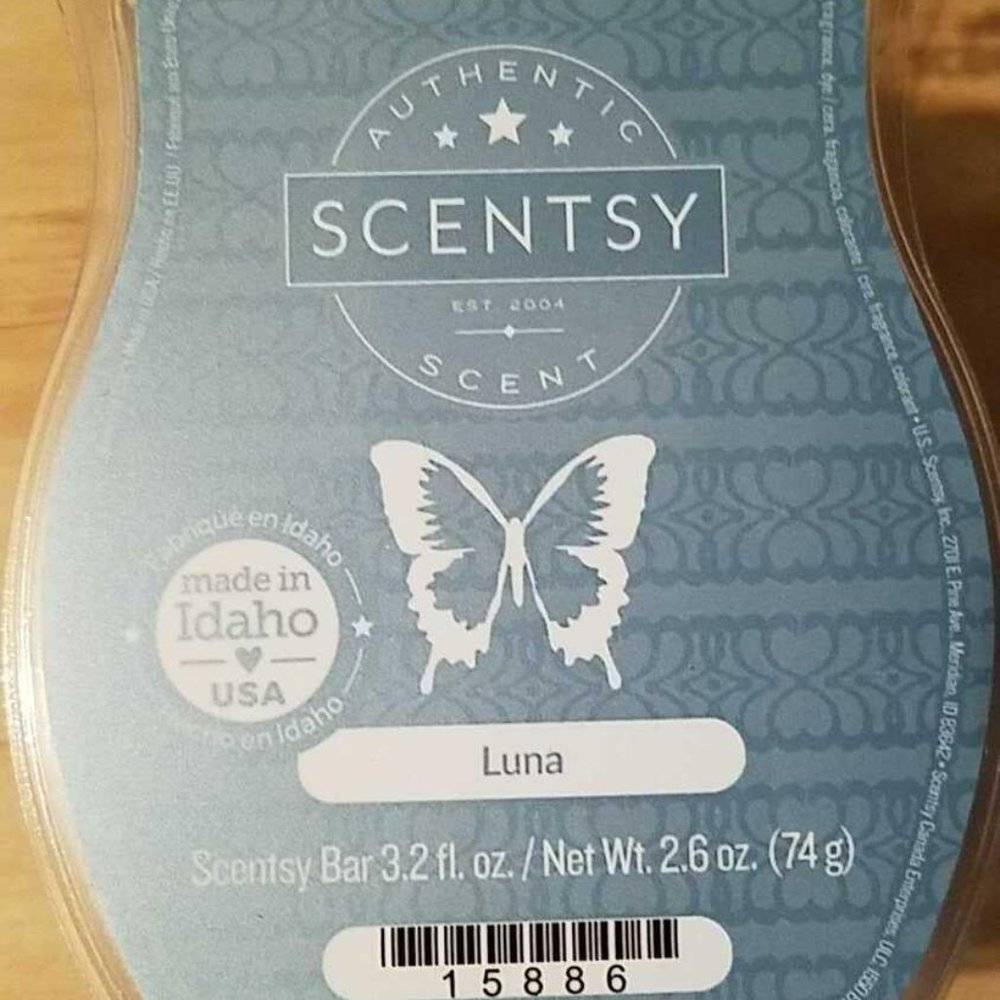 SCENTSY LUNA LOT
